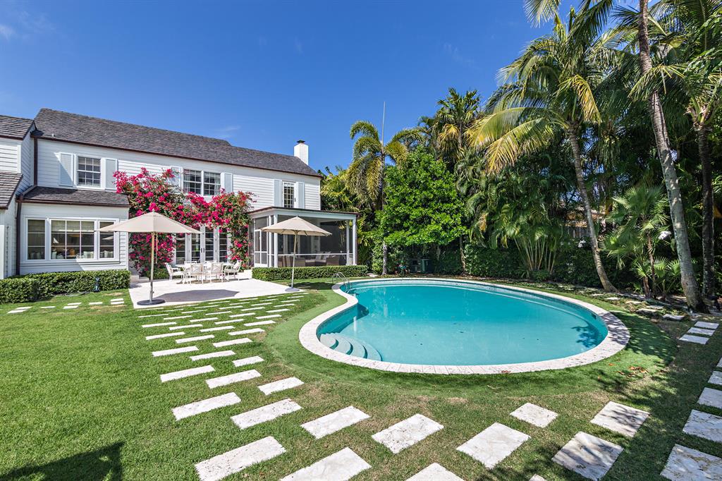 EL ENCANTO IN - Residential