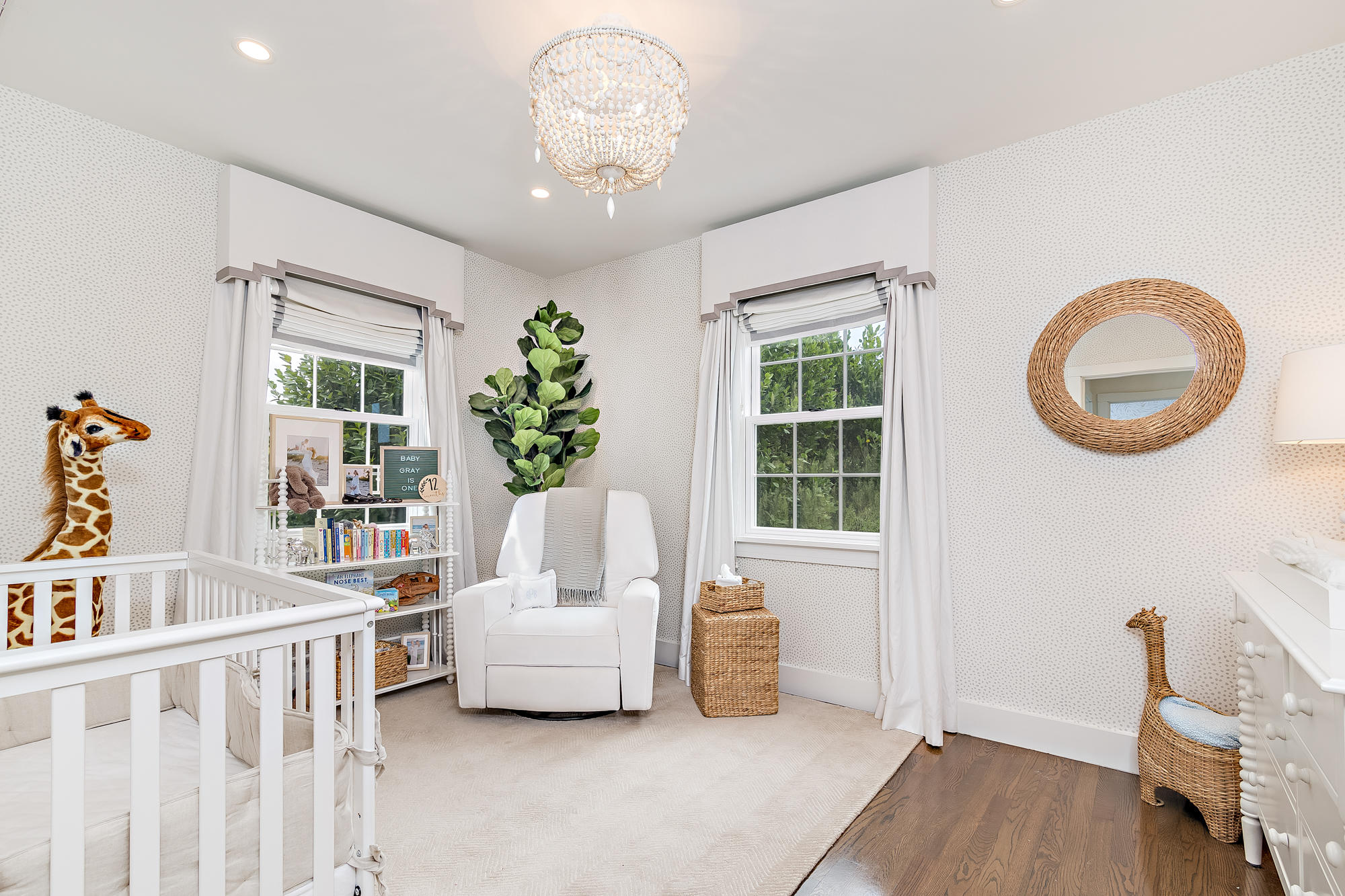 EL ENCANTO IN - Residential