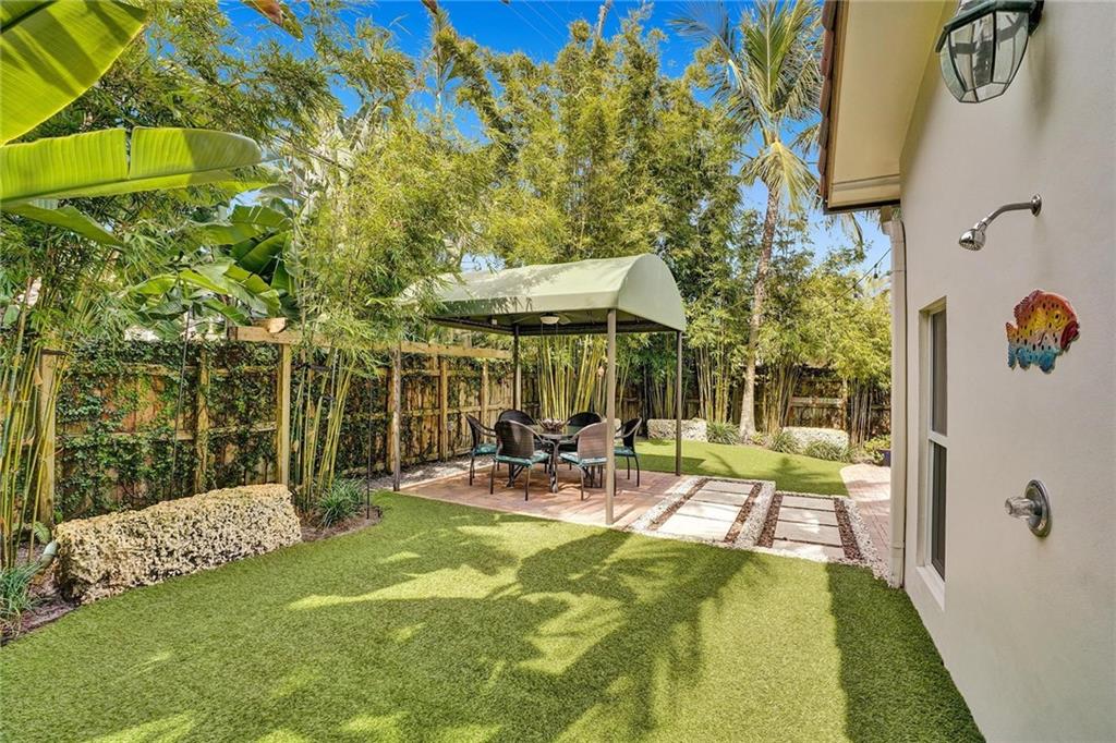 Rio Vista C J Hectors Res - Residential