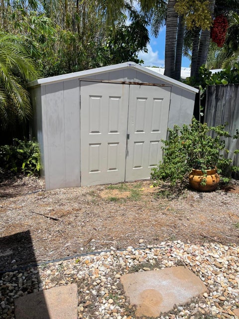 Tiny photo for 5433 NE 5TH Avenue, Oakland Park, FL 33334 (MLS # B26077401)