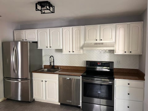 Tiny photo for 5433 NE 5TH Avenue, Oakland Park, FL 33334 (MLS # B26077401)