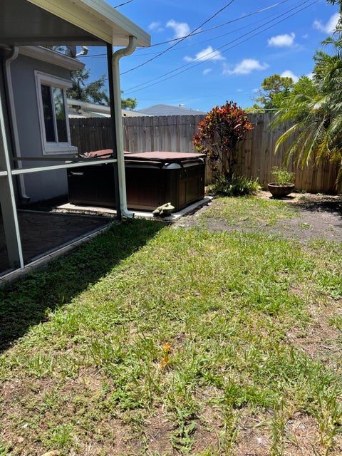 Tiny photo for 5433 NE 5TH Avenue, Oakland Park, FL 33334 (MLS # B26077401)