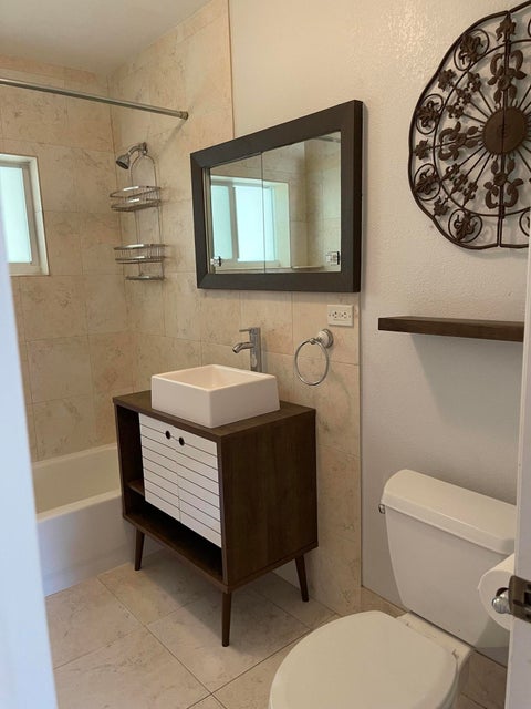 Tiny photo for 5433 NE 5TH Avenue, Oakland Park, FL 33334 (MLS # B26077401)