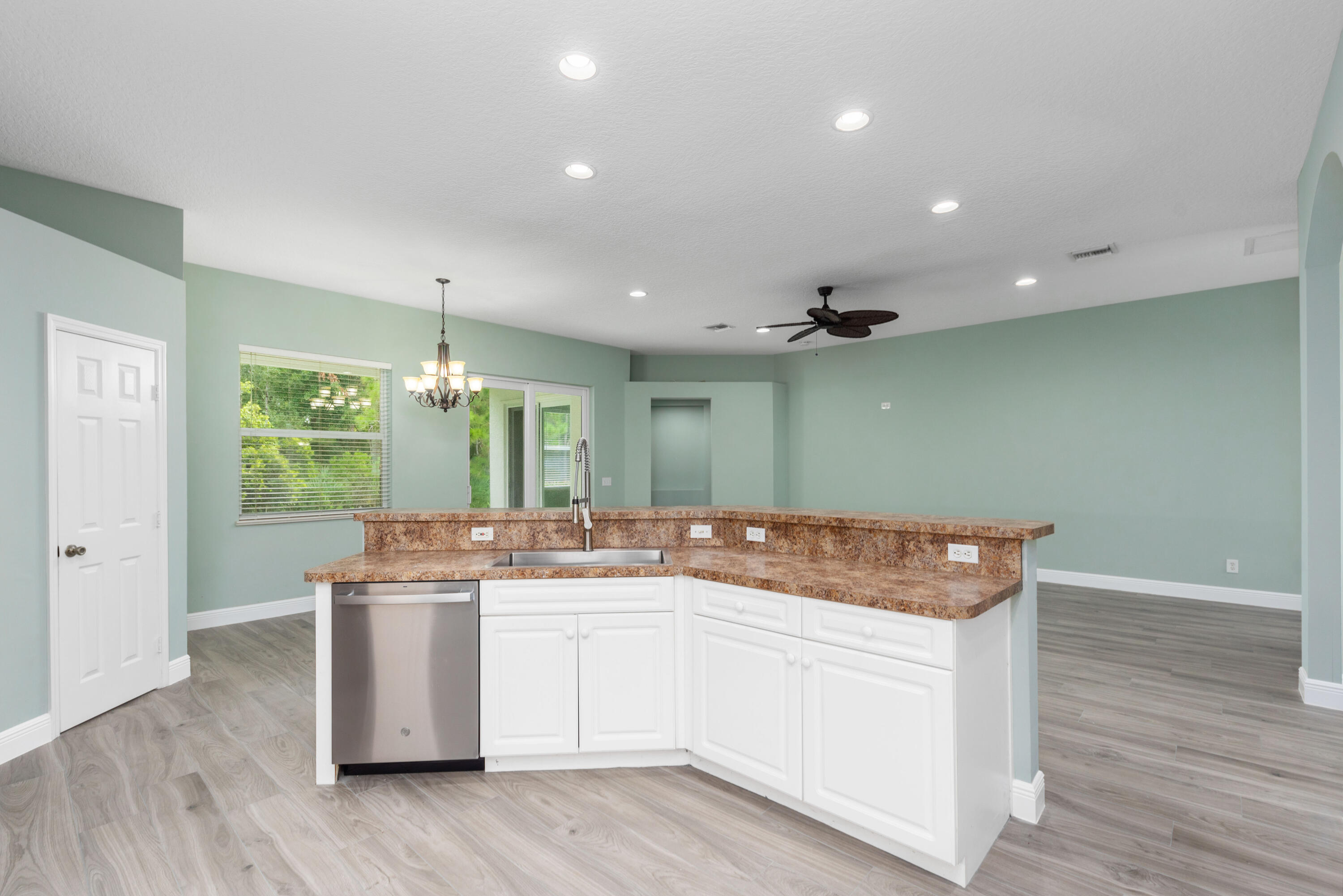 Pineapple Plantation/The Pines - Residential Lease