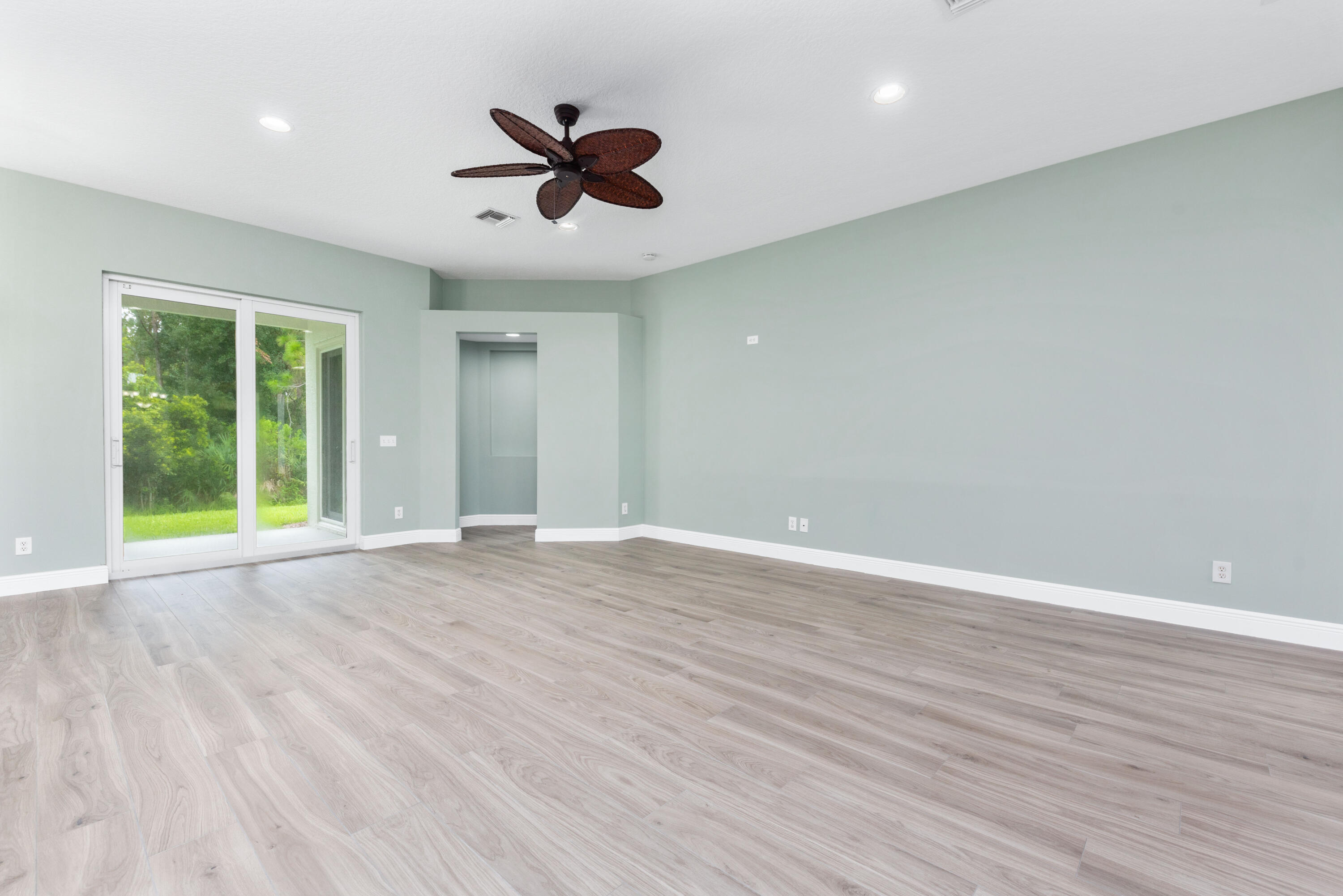 Pineapple Plantation/The Pines - Residential Lease