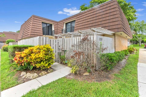 Photo of 2523 25th Lane, Palm Beach Gardens, FL 33418 (MLS # B26077965)