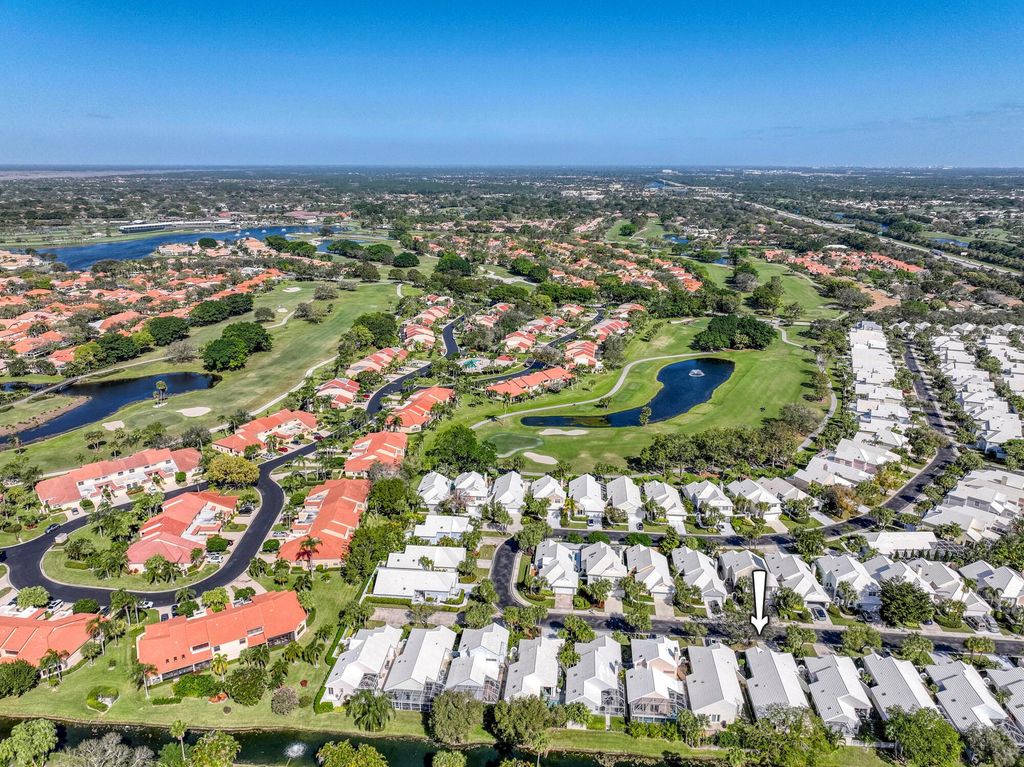 Photo of 11 Brighton Court, Palm Beach Gardens, FL 33418 (MLS # R10958045)