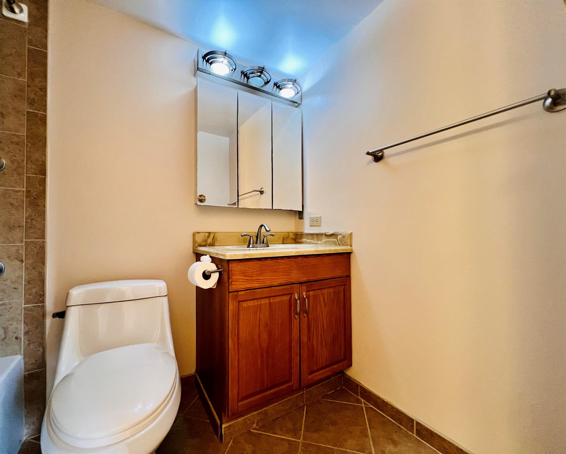 COVENTRY CONDO - Residential