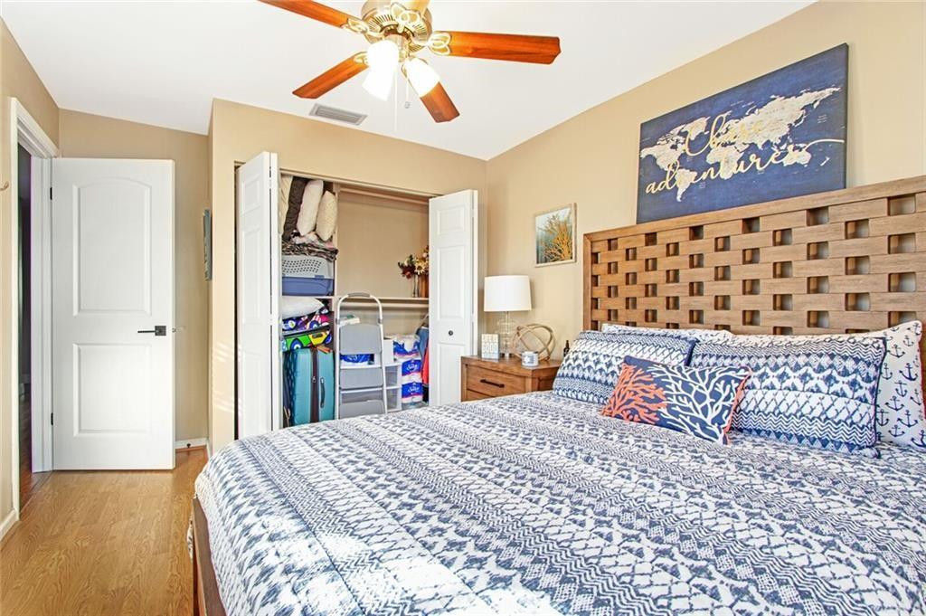 HARBOUR OAKS - Residential