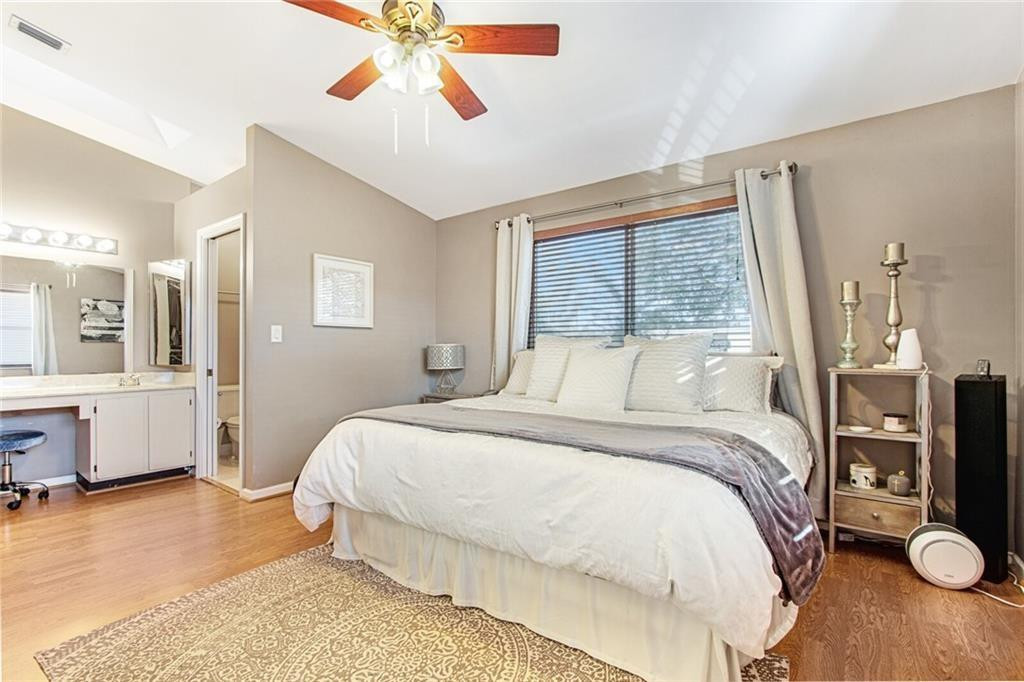 HARBOUR OAKS - Residential