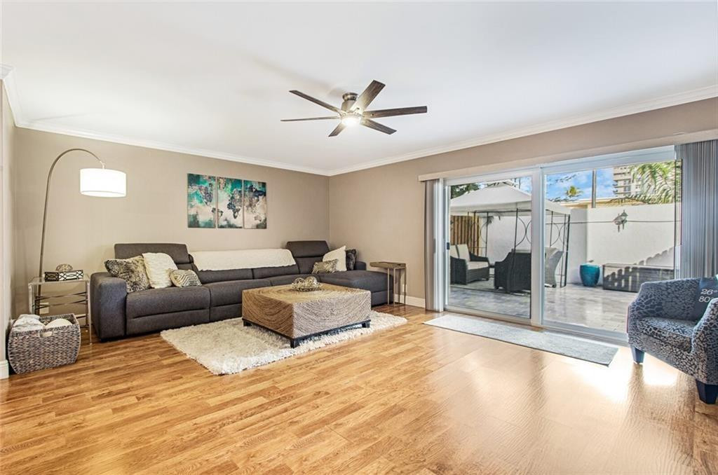 HARBOUR OAKS - Residential