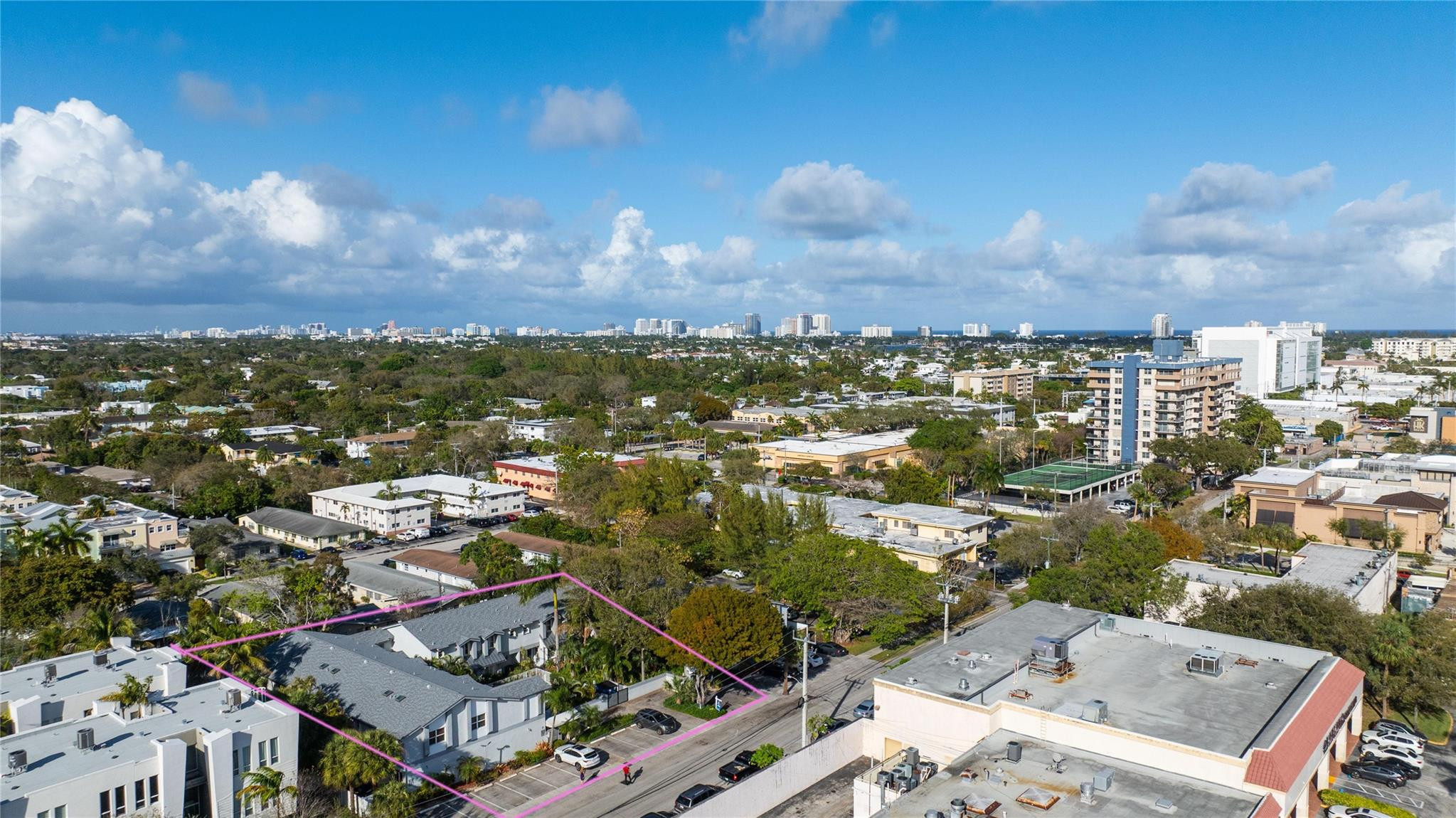 HARBOUR OAKS - Residential