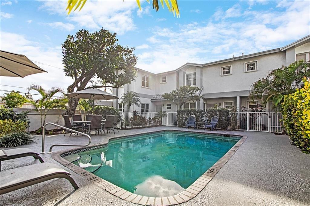 HARBOUR OAKS - Residential