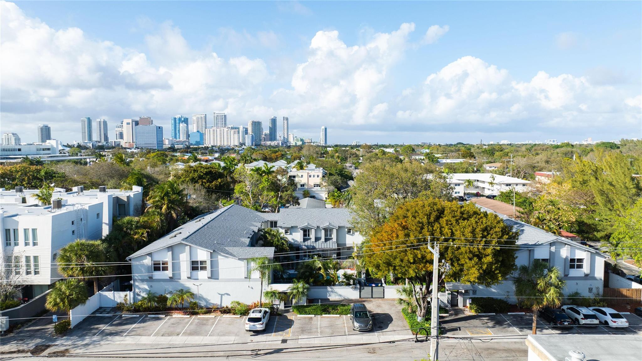 HARBOUR OAKS - Residential