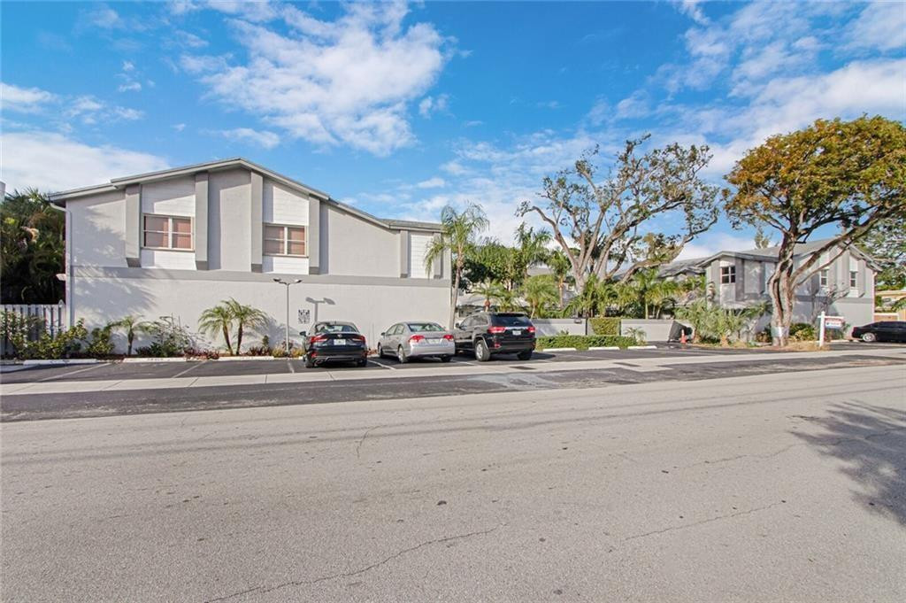 HARBOUR OAKS - Residential