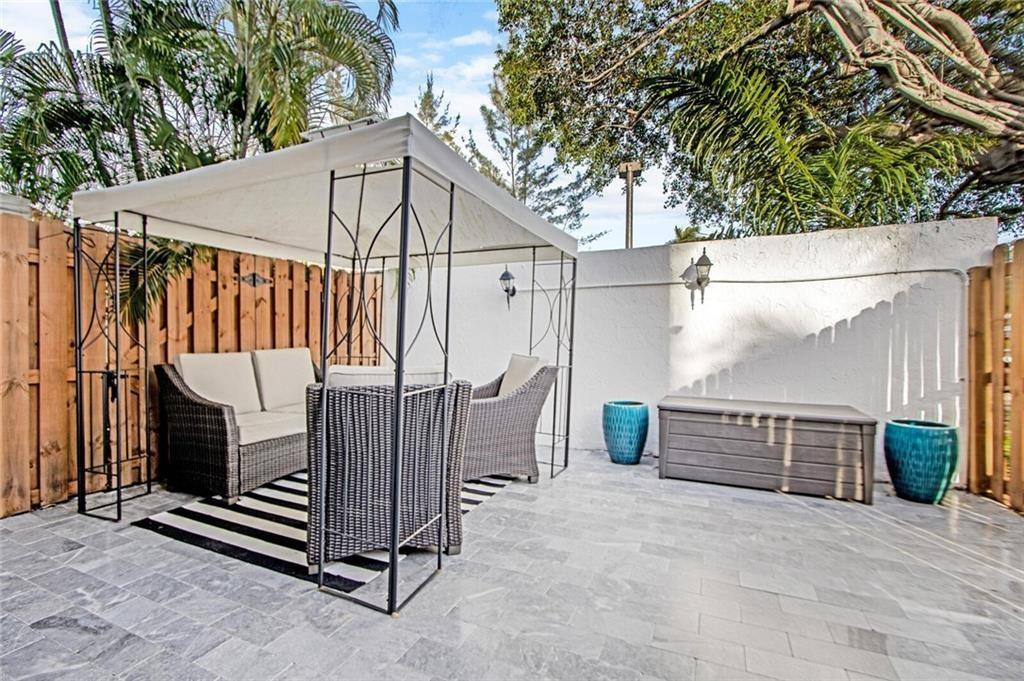 HARBOUR OAKS - Residential