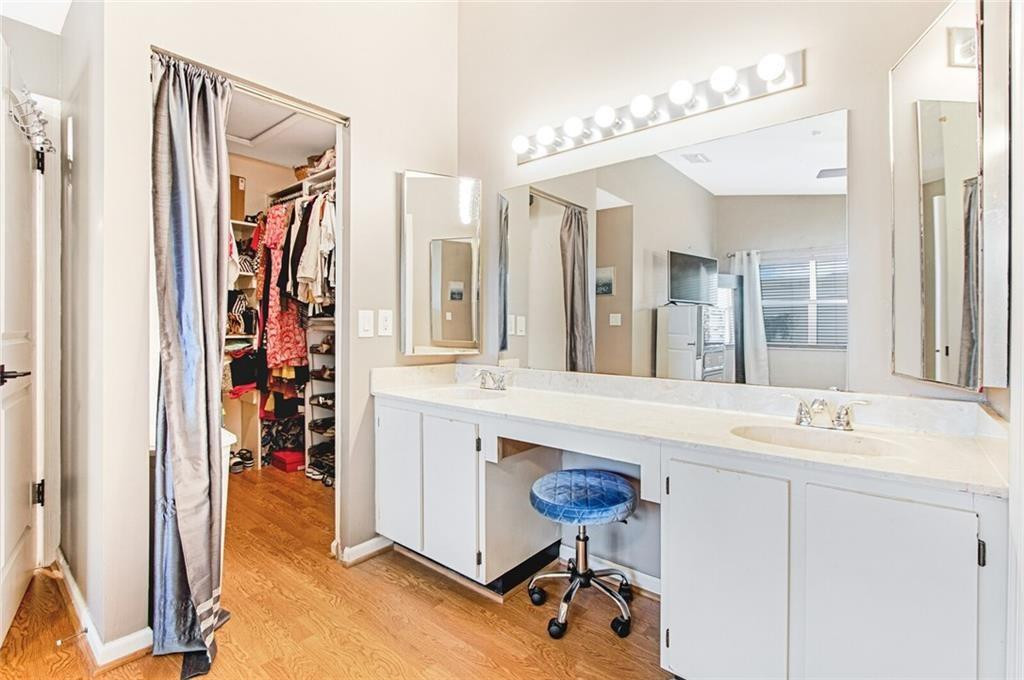 HARBOUR OAKS - Residential