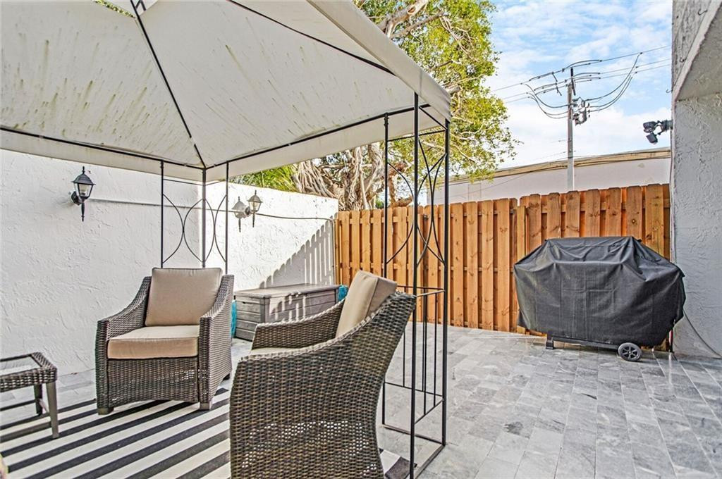 HARBOUR OAKS - Residential