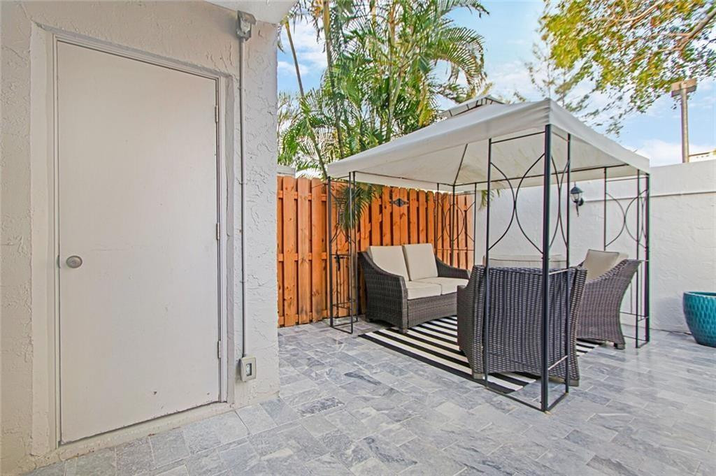 HARBOUR OAKS - Residential