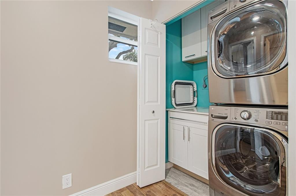 HARBOUR OAKS - Residential