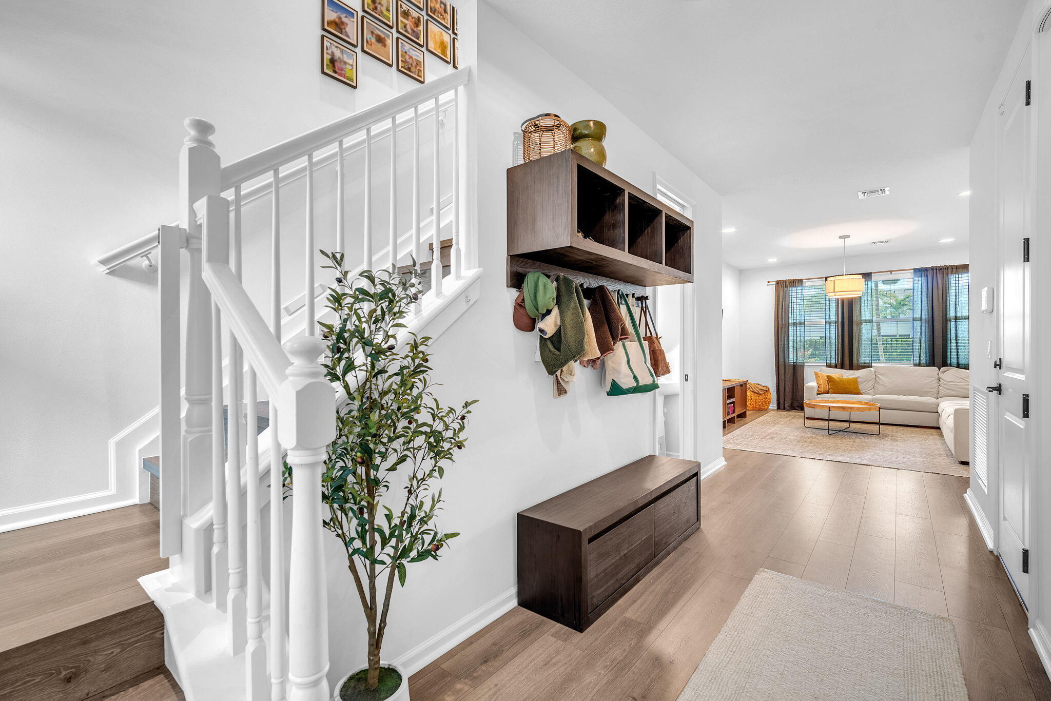 16121 Oakview Drive