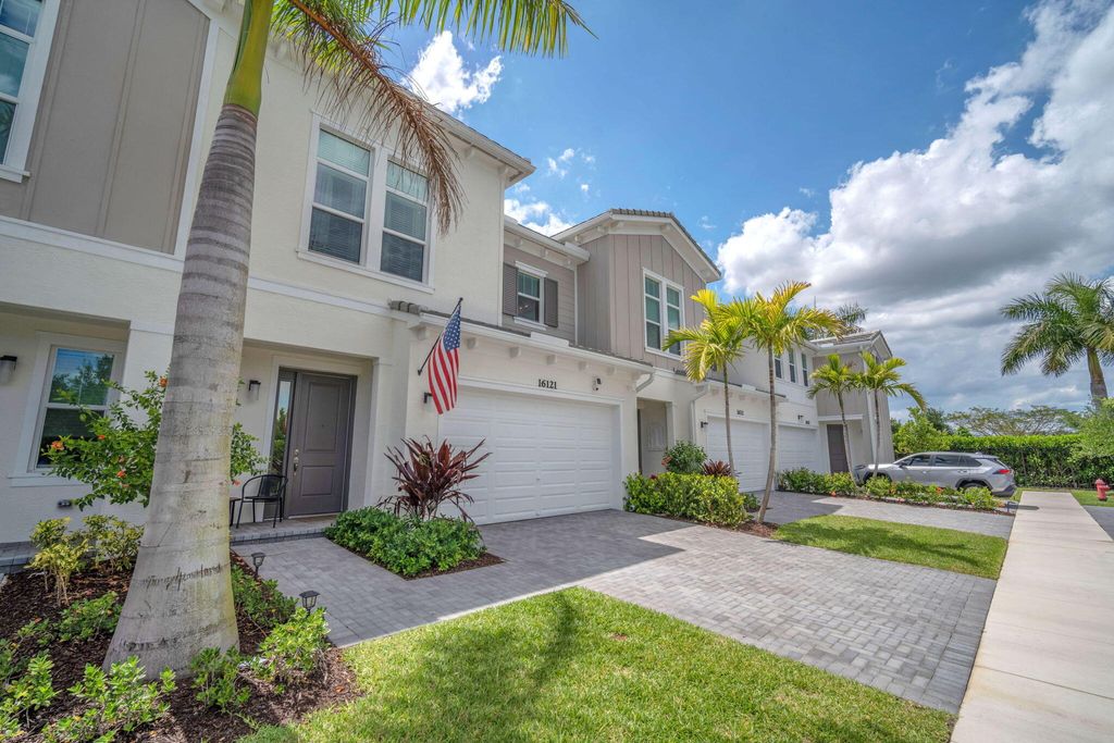Photo of 16121 Oakview Drive, Westlake, FL 33470 (MLS # B26021200)