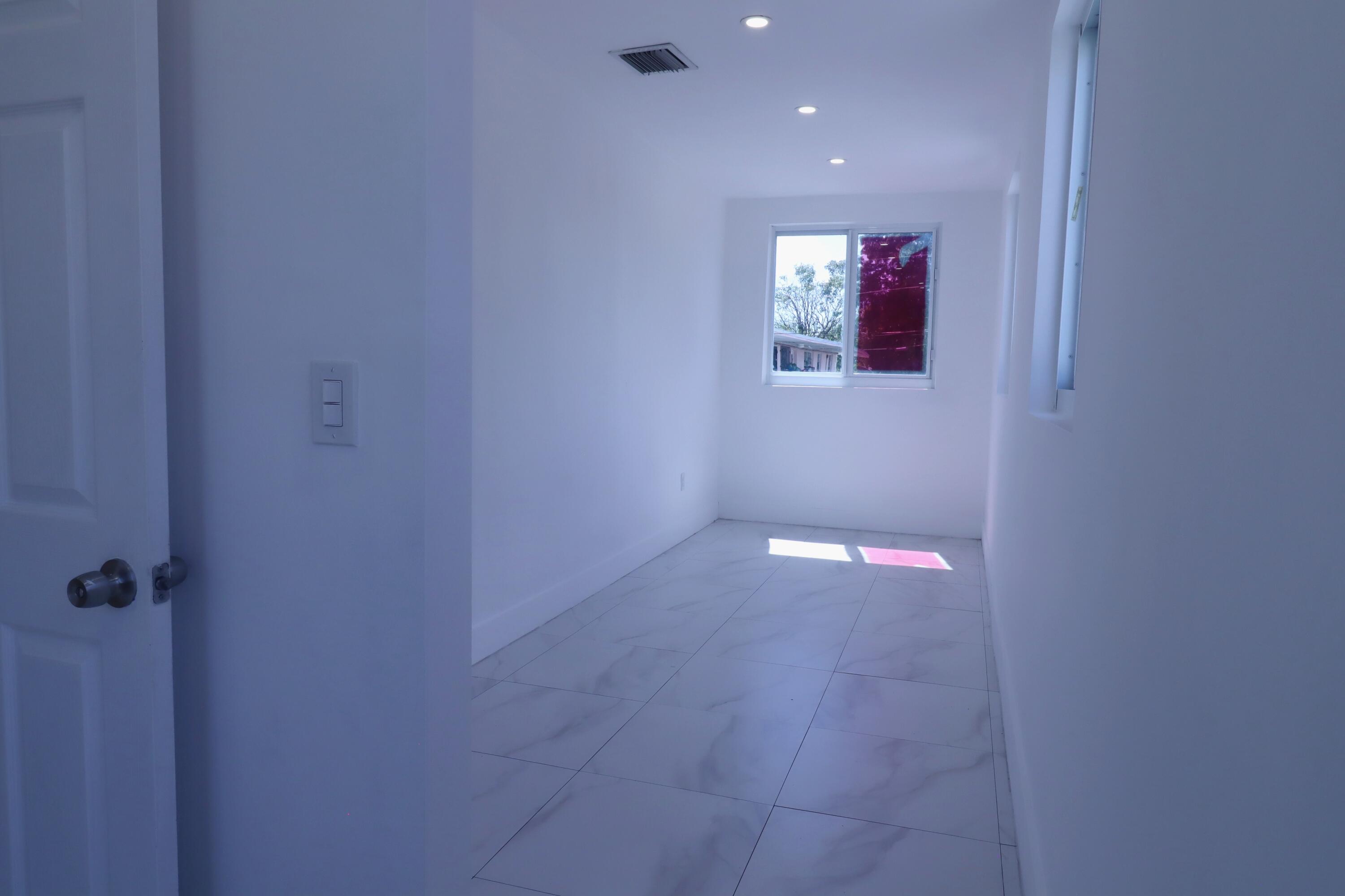 DE LEON PARK - Residential Lease