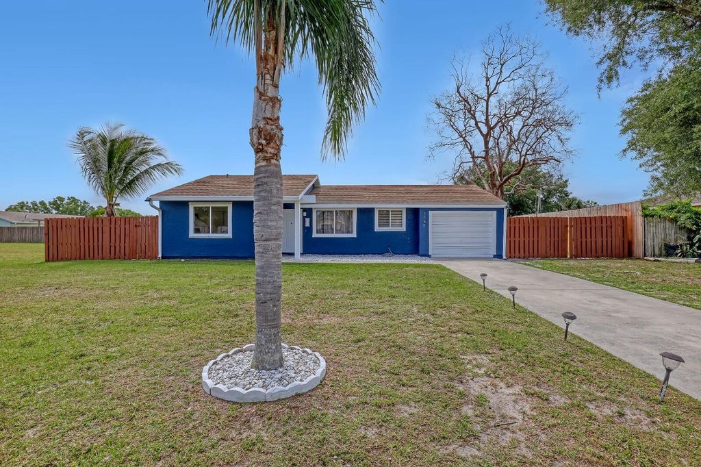 Photo of 2055 SE West Dunbrooke Circle, Port Saint Lucie, FL 34952 (MLS # B26025265)