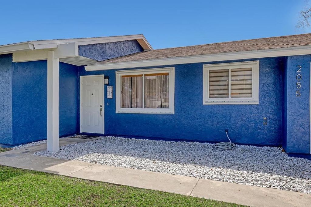 Photo of 2055 SE West Dunbrooke Circle, Port Saint Lucie, FL 34952 (MLS # B26025265)