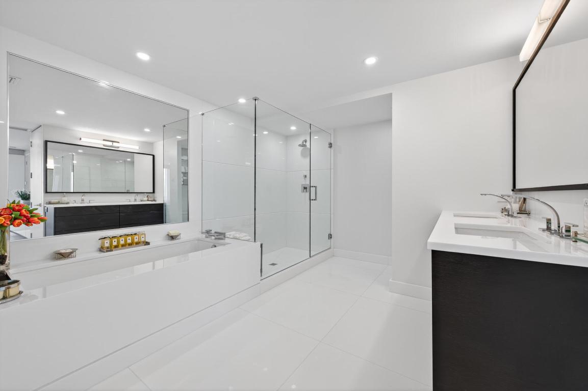 LOWELL HOUSE CONDO LTS 53 AND 54 BLK H ROYAL PARK - Residential