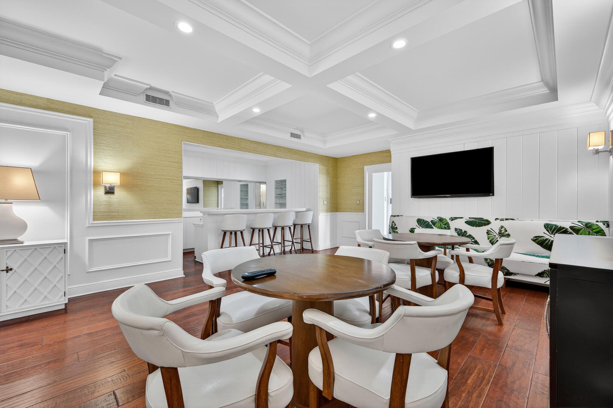 LOWELL HOUSE CONDO LTS 53 - Residential