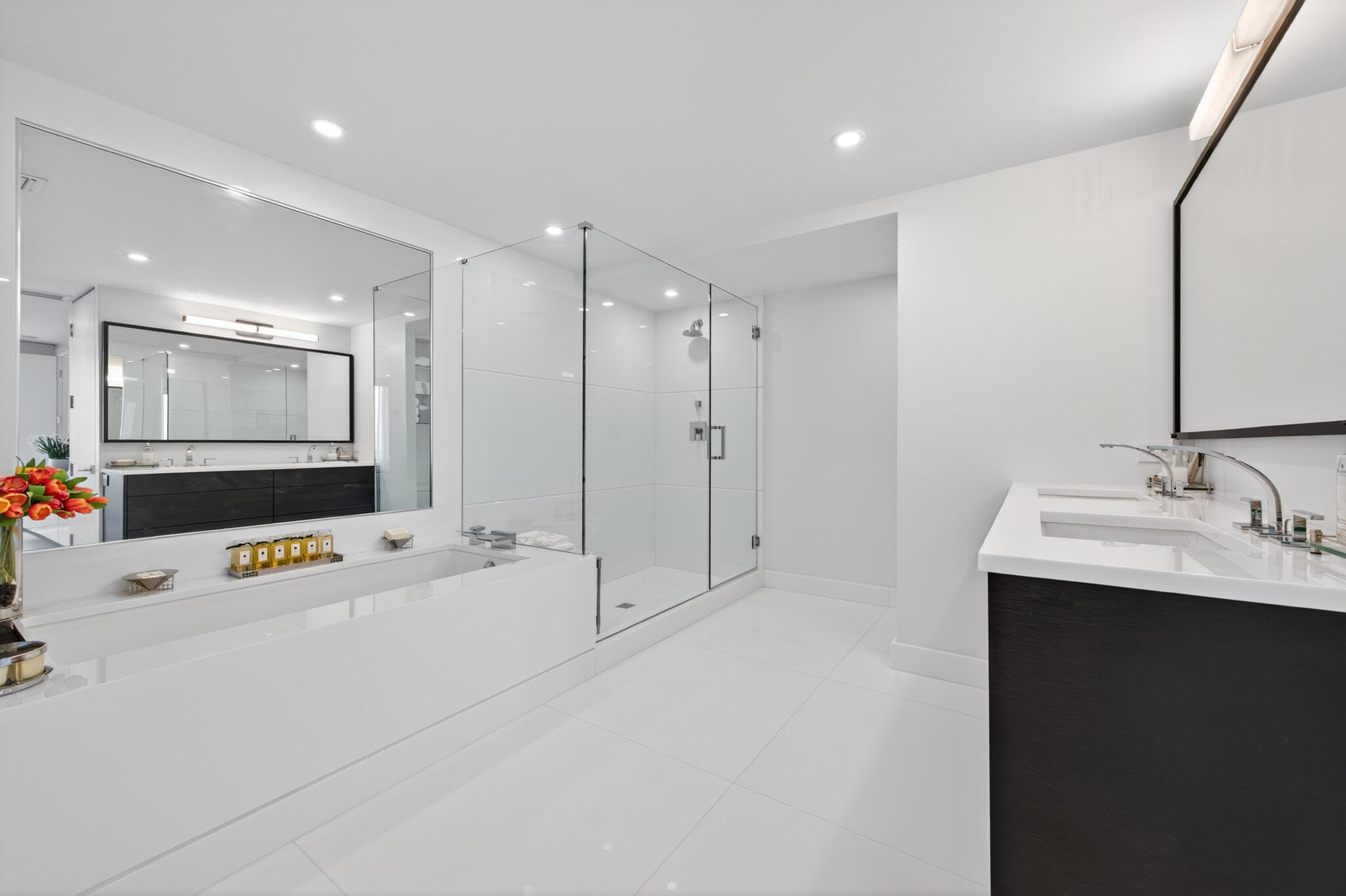 LOWELL HOUSE CONDO LTS 53 - Residential