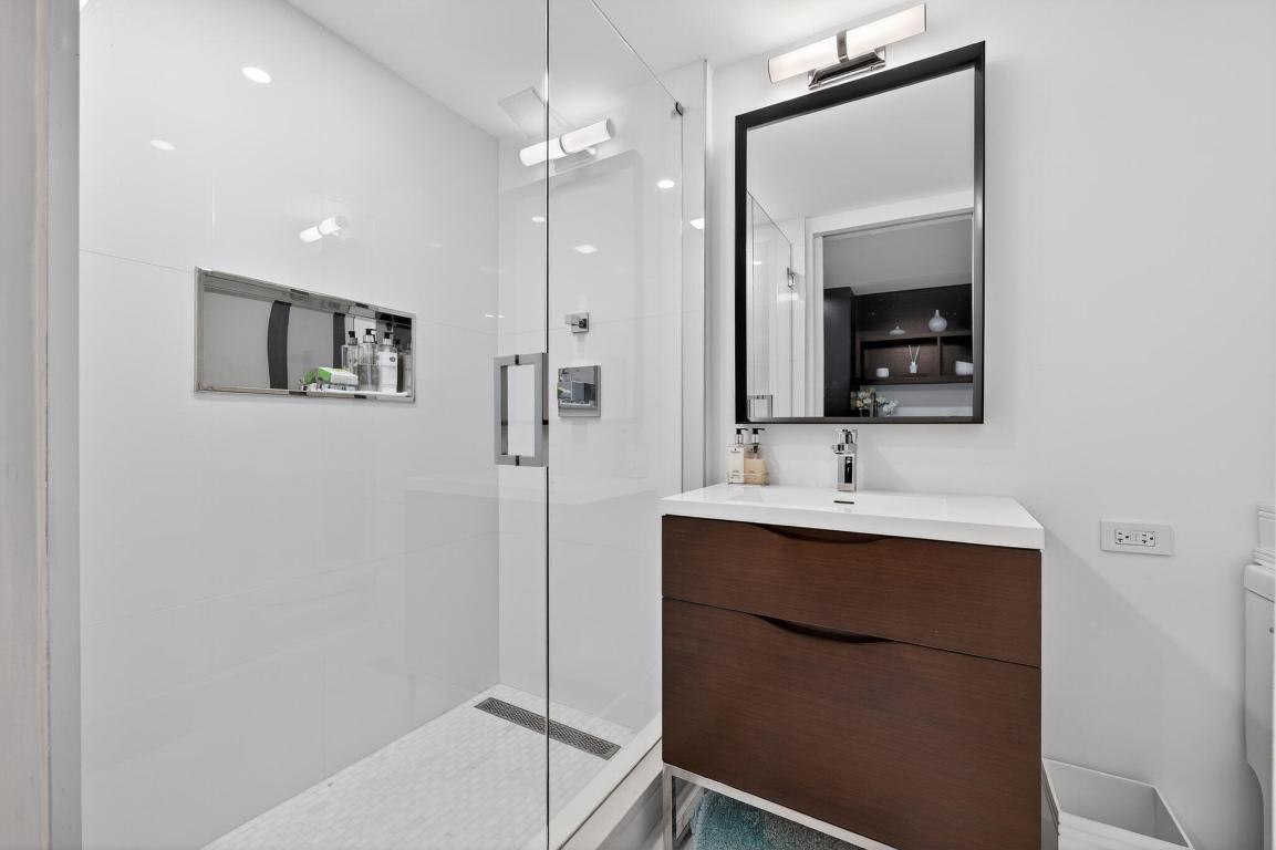 LOWELL HOUSE CONDO LTS 53 AND 54 BLK H ROYAL PARK - Residential