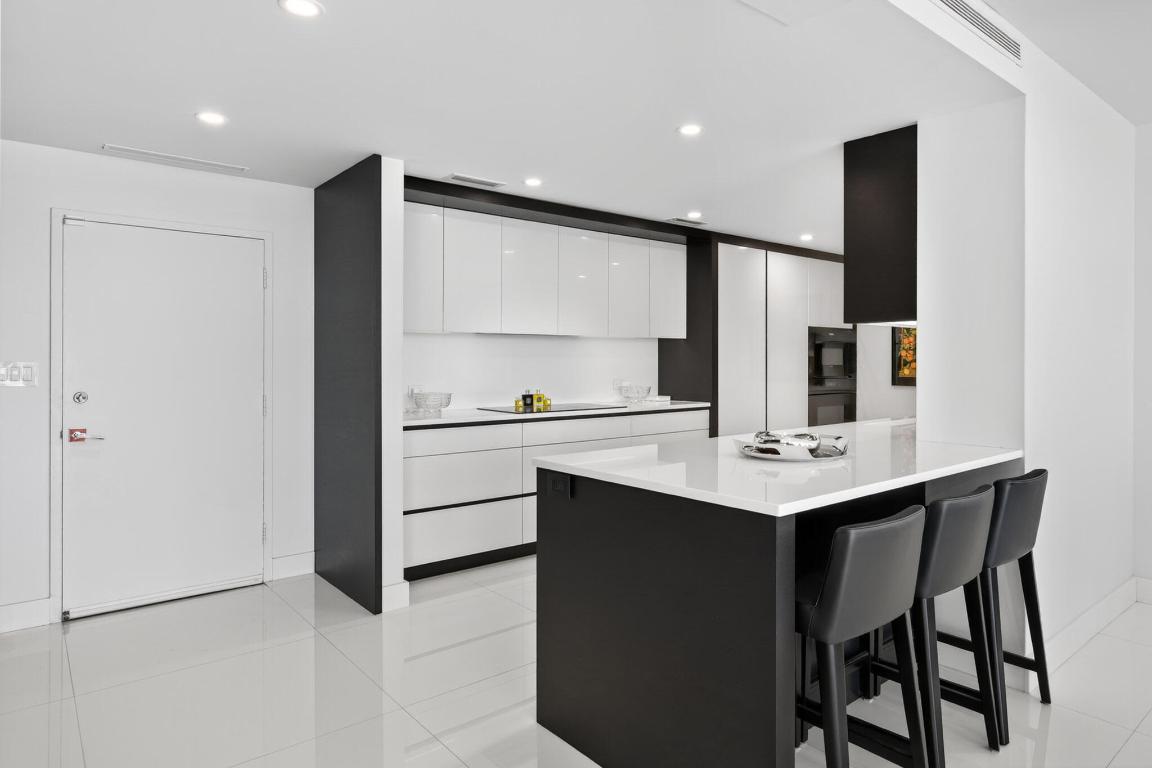 LOWELL HOUSE CONDO LTS 53 AND 54 BLK H ROYAL PARK - Residential