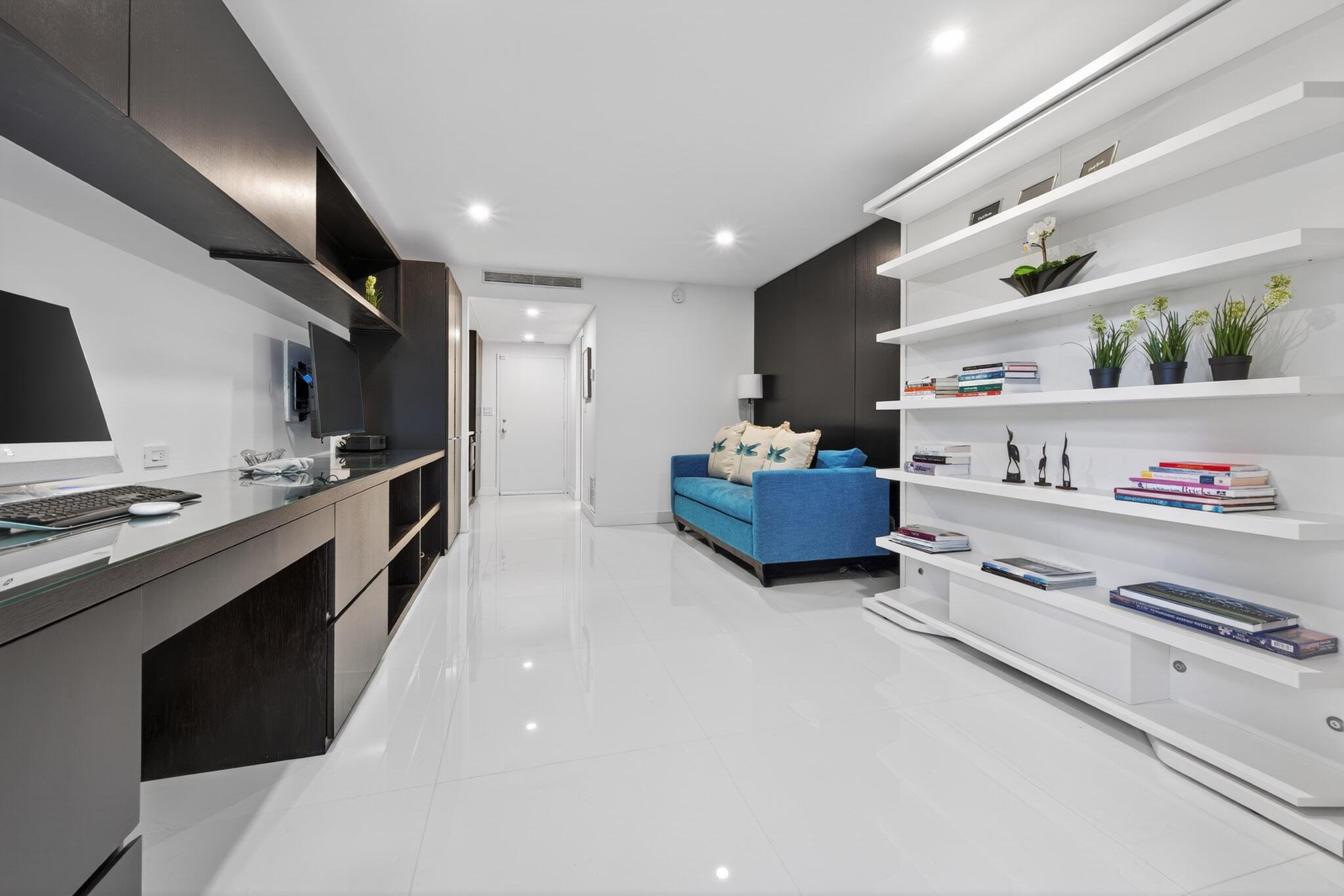 LOWELL HOUSE CONDO LTS 53 - Residential