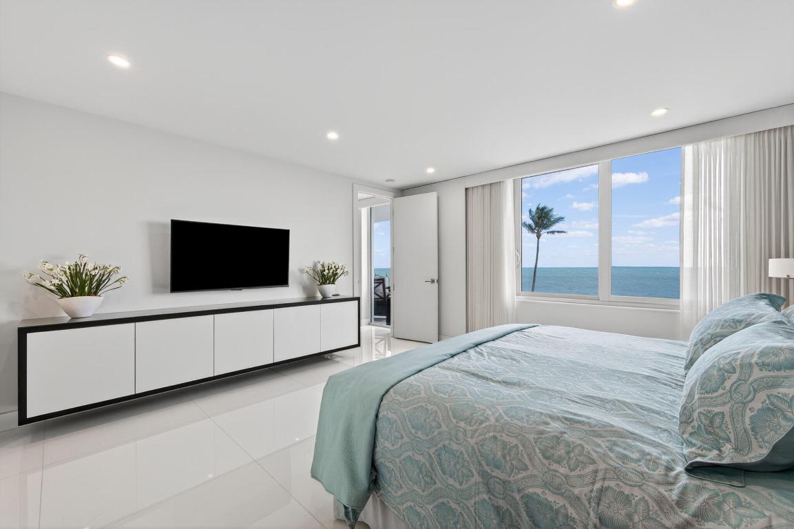 LOWELL HOUSE CONDO LTS 53 AND 54 BLK H ROYAL PARK - Residential