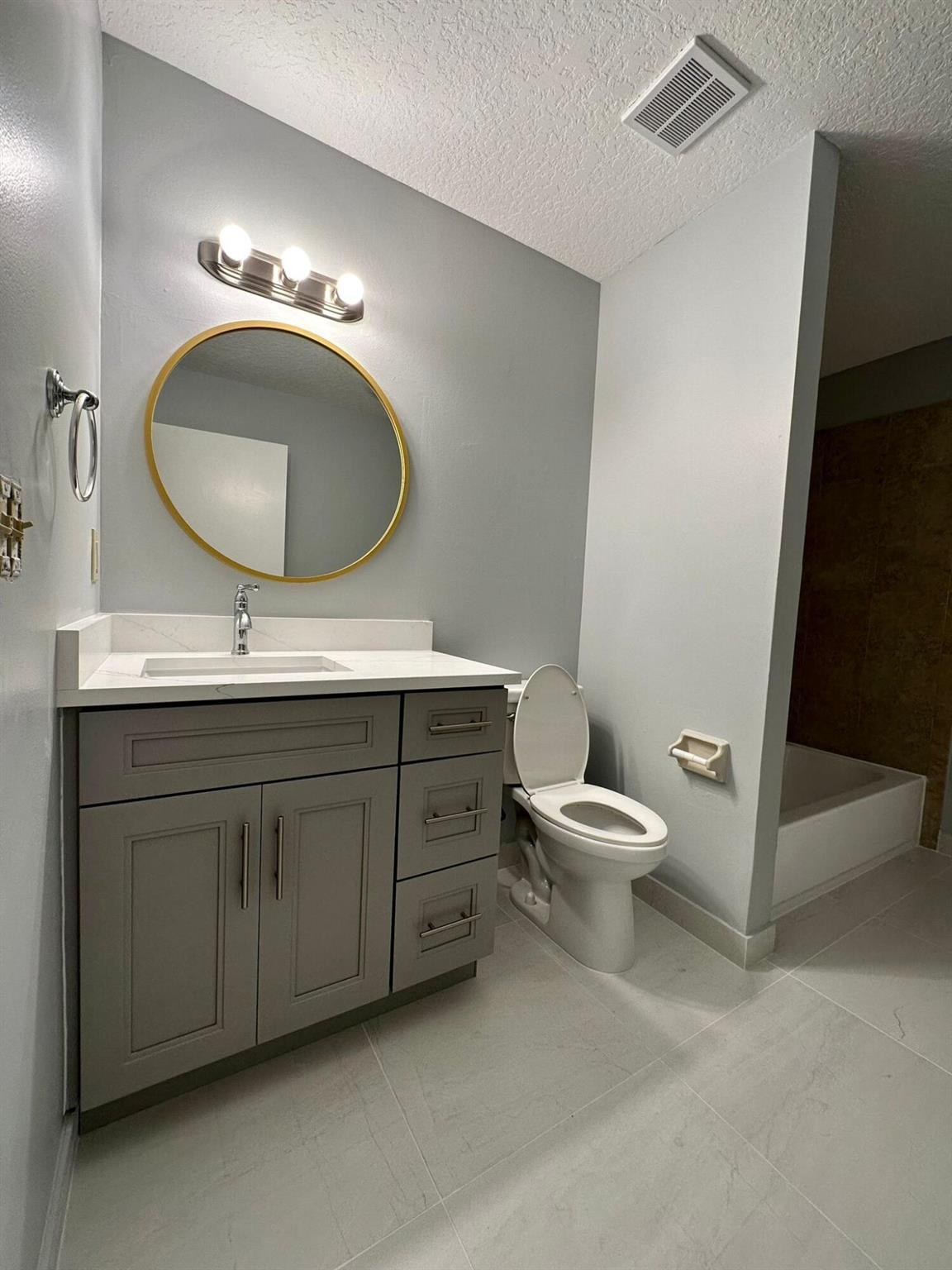 BEAUTIFUL MUST-SEE UNIT. VERY COZY WITH ITS OWN PRIVATE PATIO. EXTREMELY CLEAN. FULL OF LIGHTS. RECENTLY REMODELED WITH ALL NEW 36 inch WOOD CABINETS & GRANITE. NEWER APPLIANCES. REMODEL BATHROOMS. A/C 5 YEARS OLD. FRESHLY PAINTED. DOG UNDER 8 POUND IS ALLOWED. PLEASE SUBMIT FULL RENTAL PACKAGE WITH ALL OFFERS.