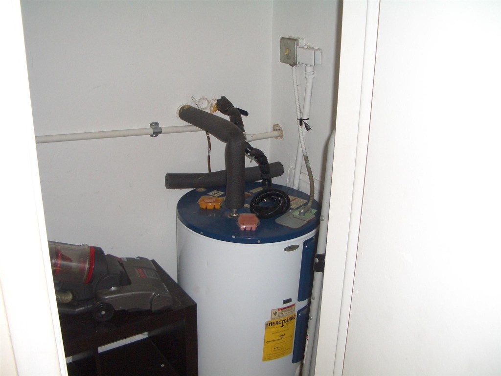 2737 NE 28th Street 7W