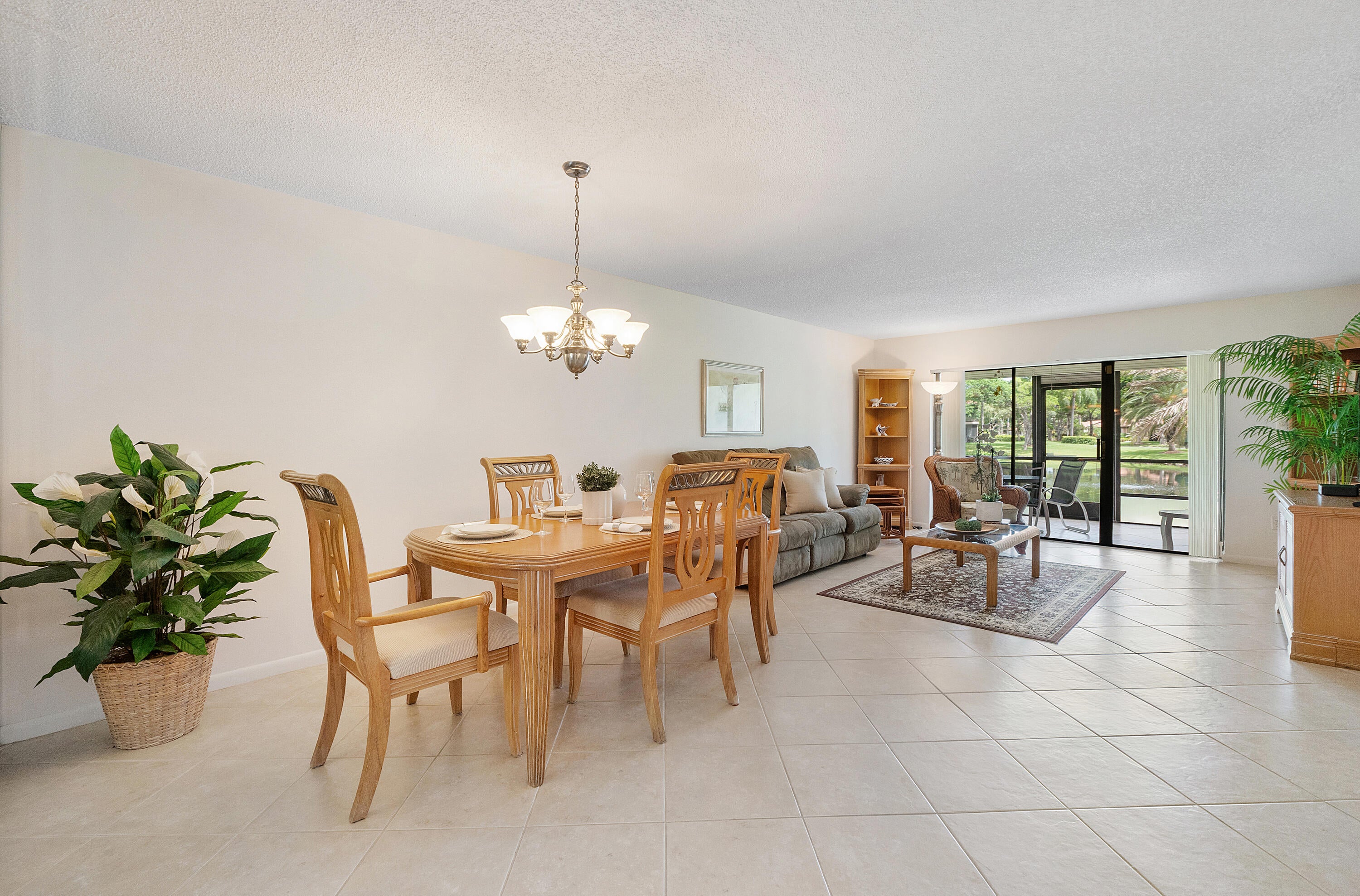 9283 Vista Del Lago I