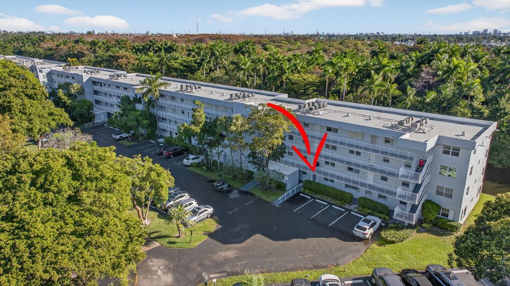 Photo of 107 Royal Park Drive #1e, Oakland Park, FL 33309 (MLS # R11157306)