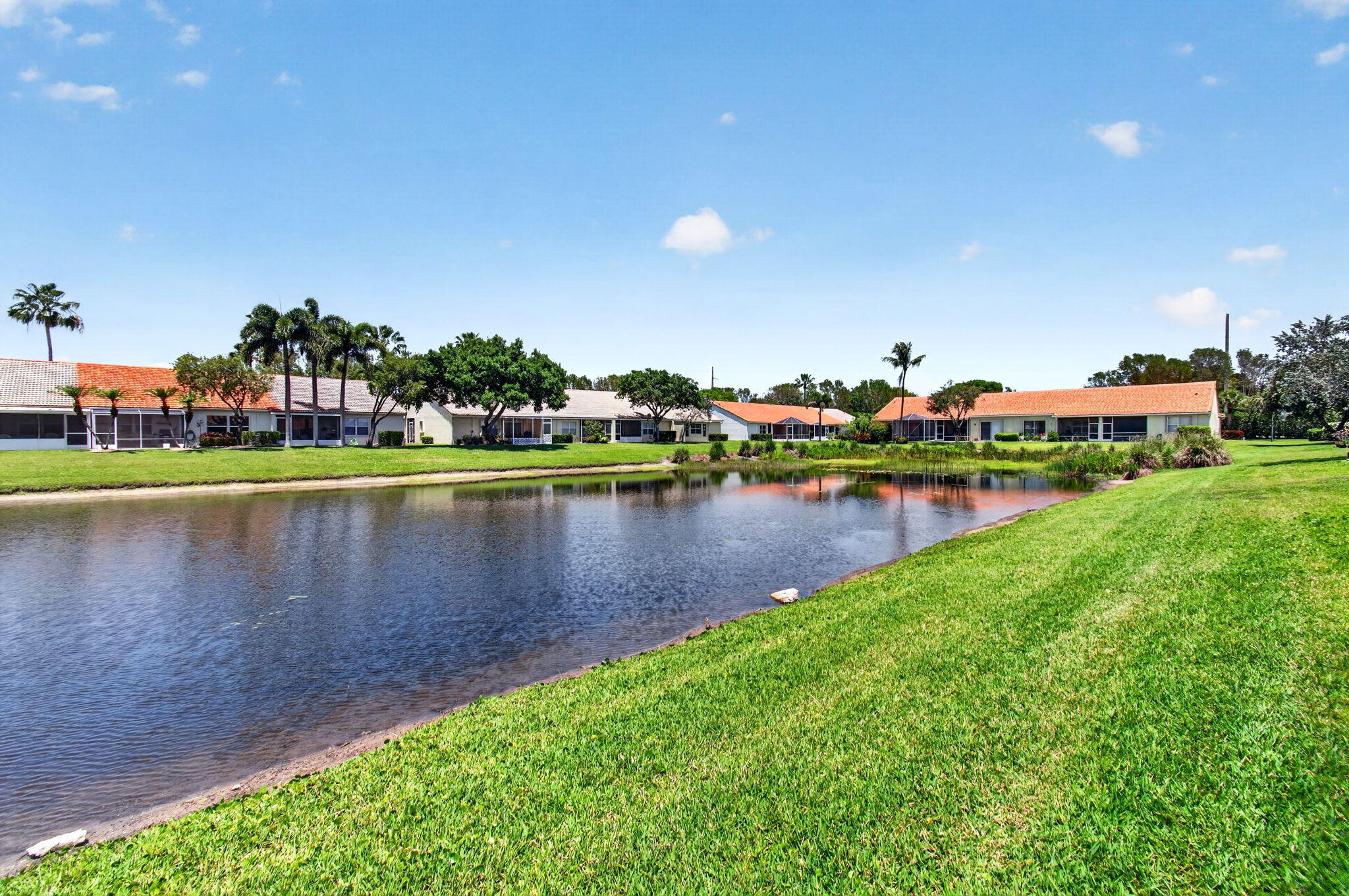FLORAL LAKES - Residential