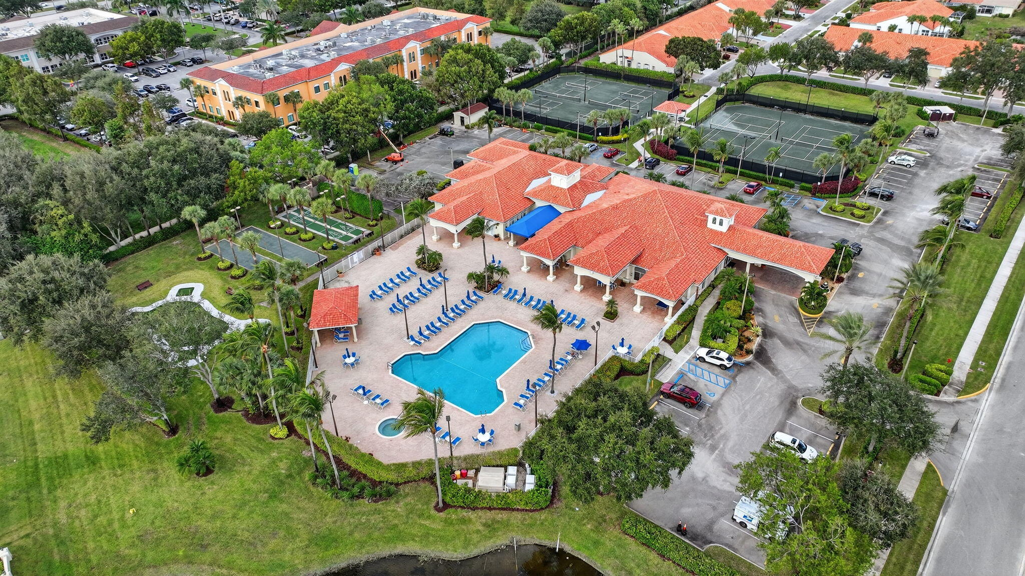 FLORAL LAKES - Residential