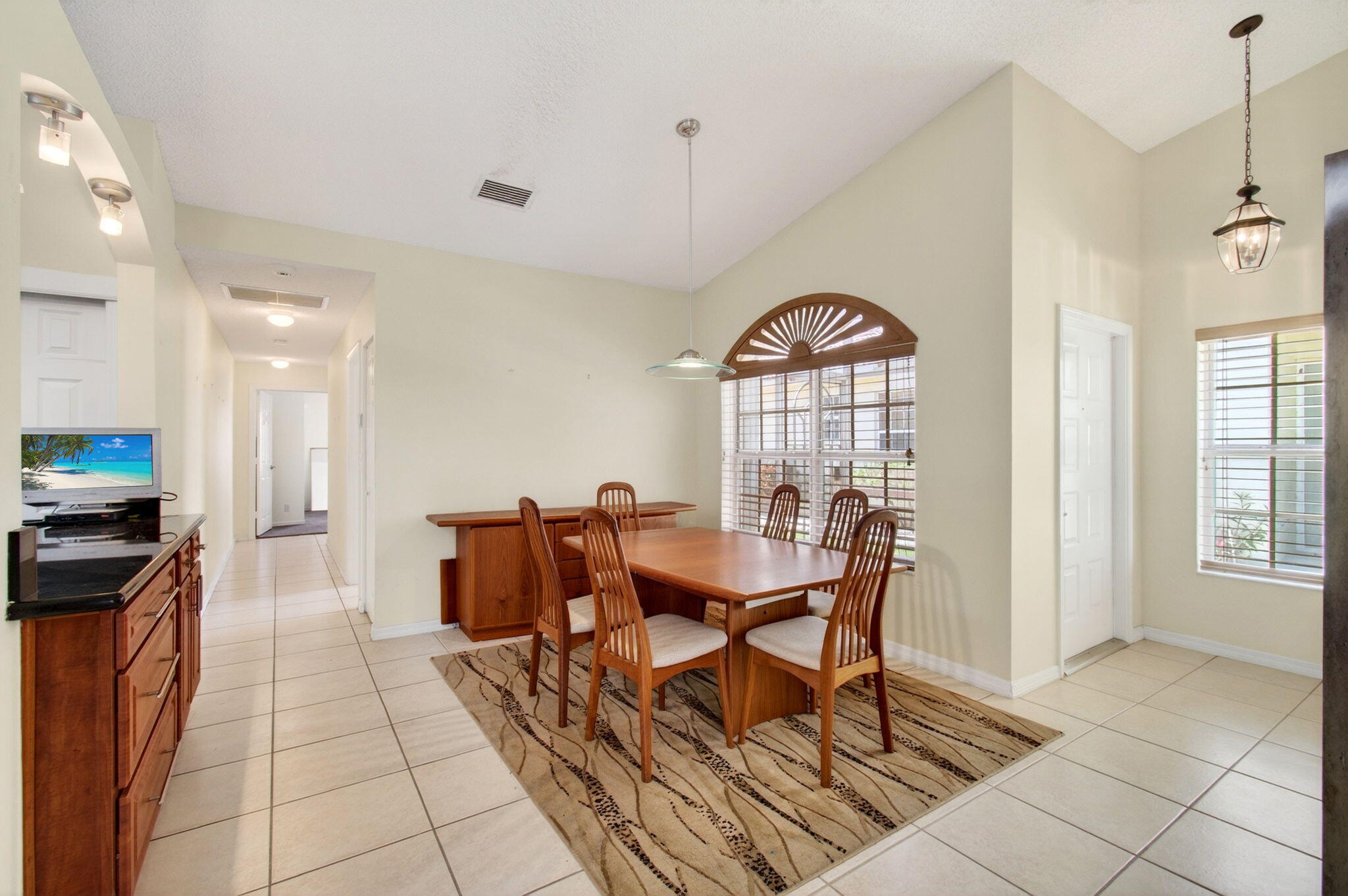6083 Caladium Road