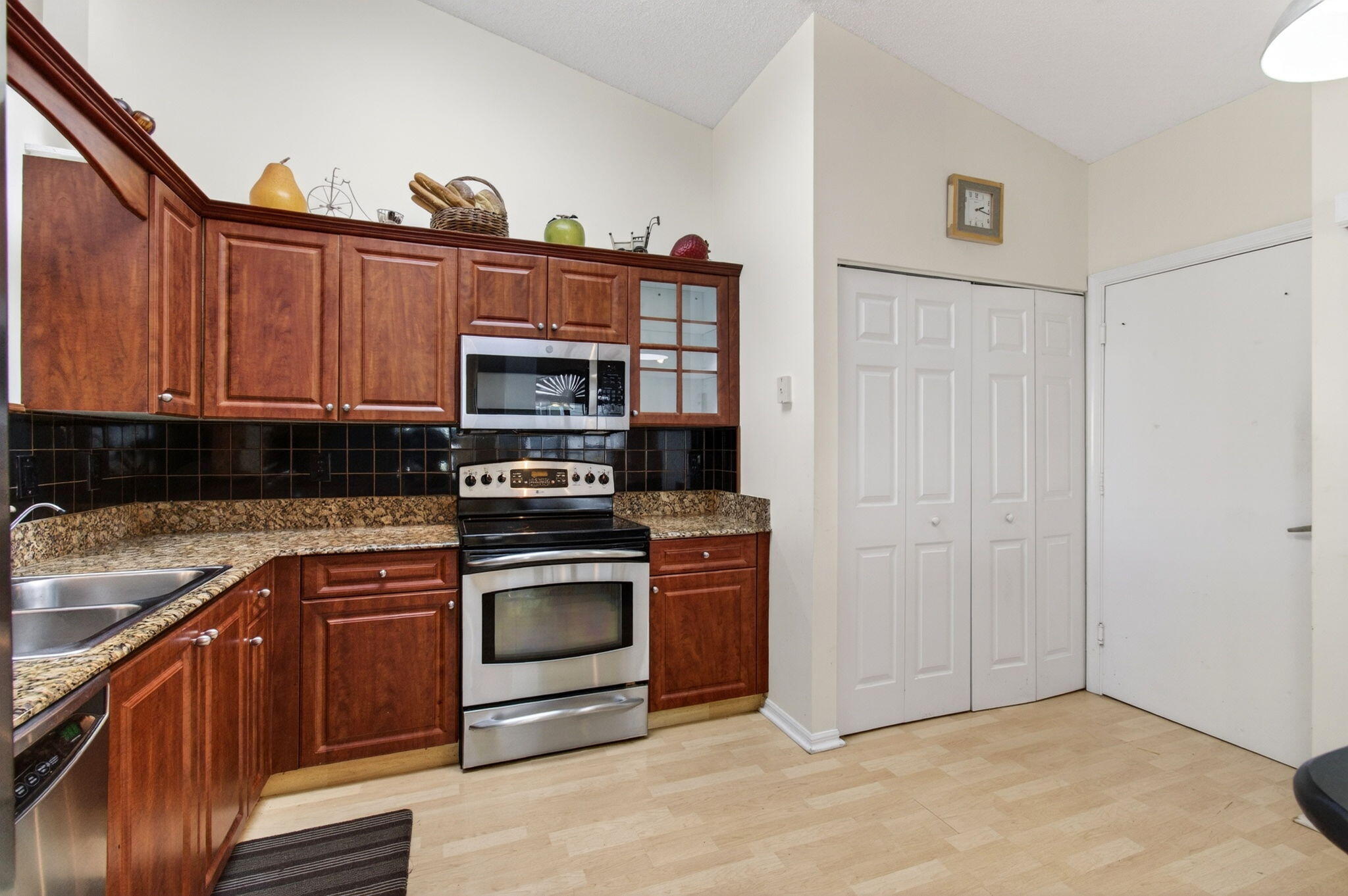 FLORAL LAKES - Residential
