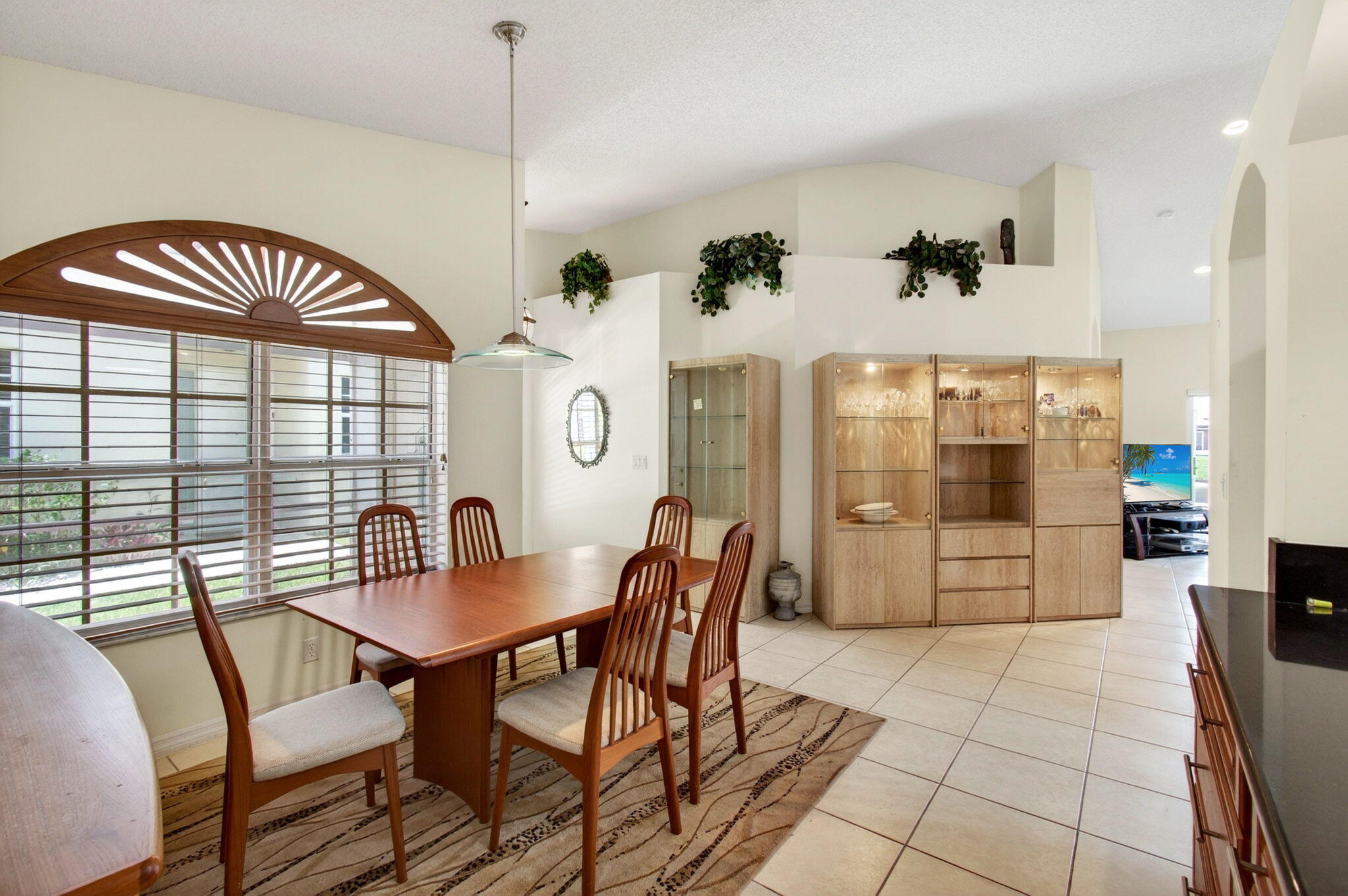 6083 Caladium Road