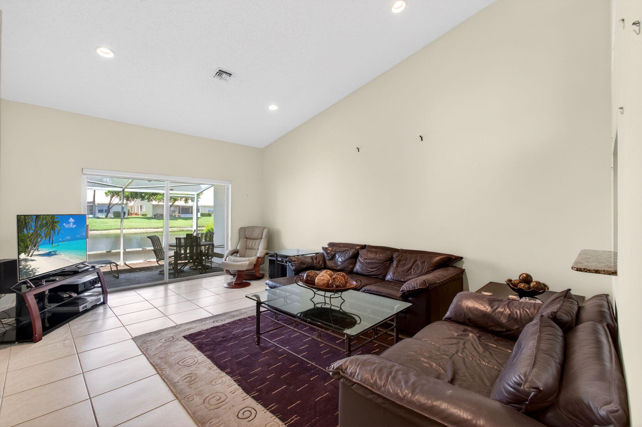 FLORAL LAKES - Residential