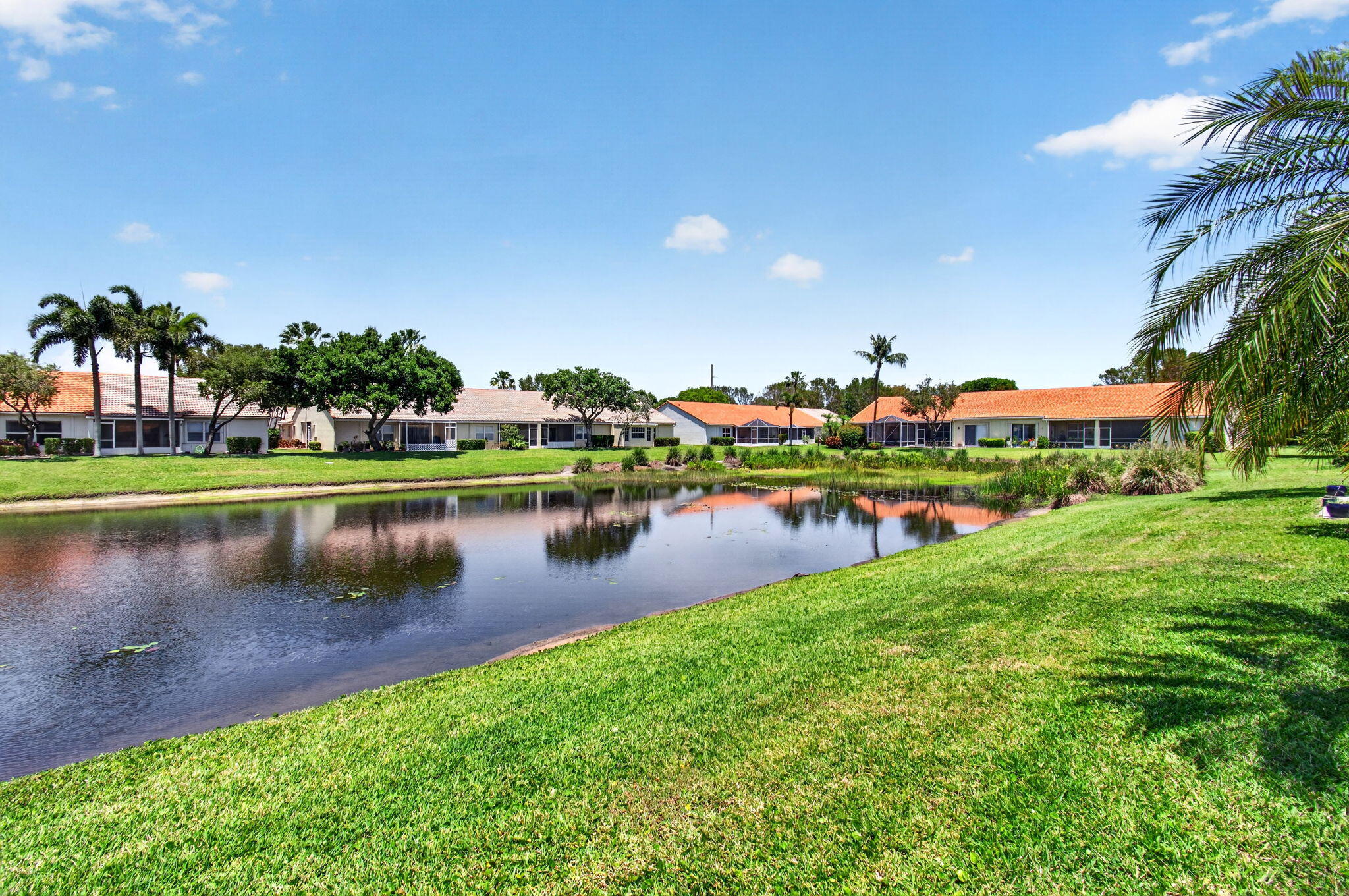 FLORAL LAKES - Residential