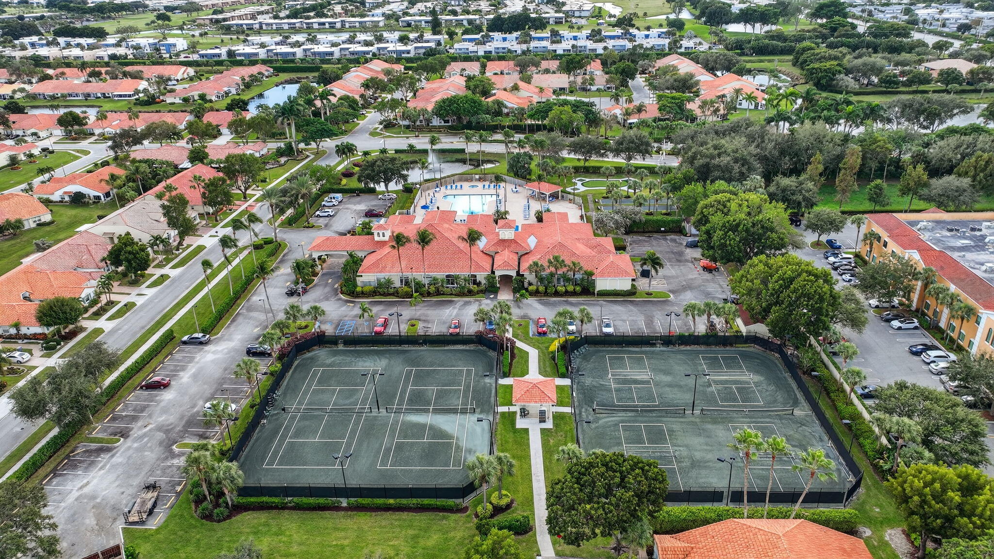 FLORAL LAKES - Residential