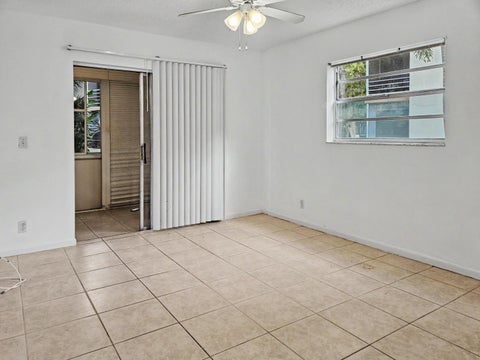 Tiny photo for 202 Piedmont Ter E, Delray Beach, FL 33484 (MLS # B26022039)
