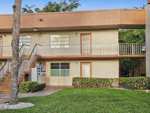 Tiny photo for 202 Piedmont Ter E, Delray Beach, FL 33484 (MLS # B26022039)